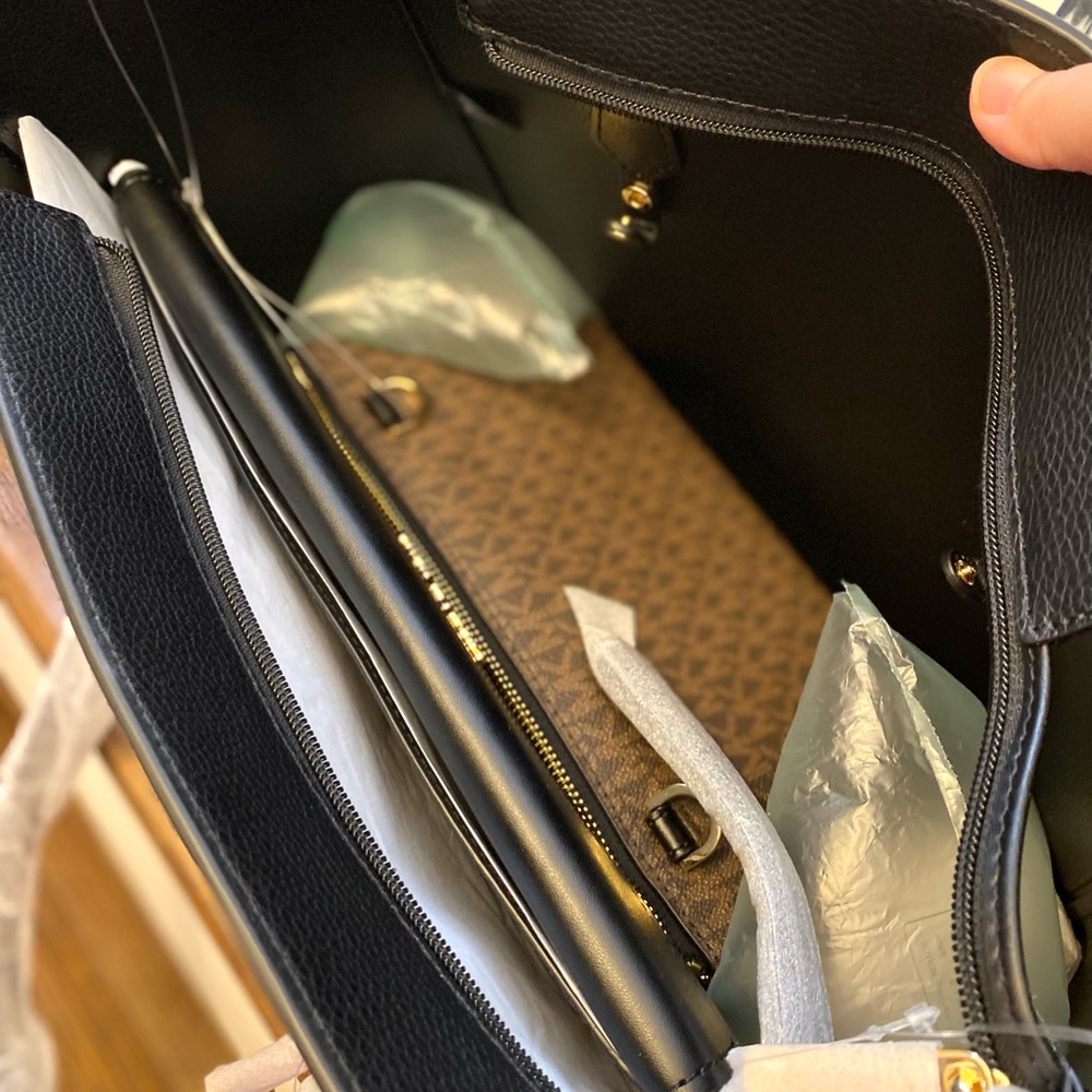 Michael Kors Maisie Large 3-in-1 Tote Bag - Picture 11 of 11